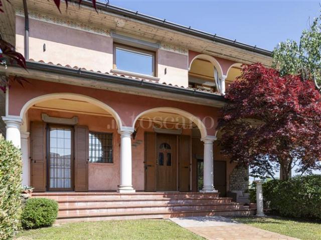 Villa di 645 mq a Provezze Provaglio d'Iseo