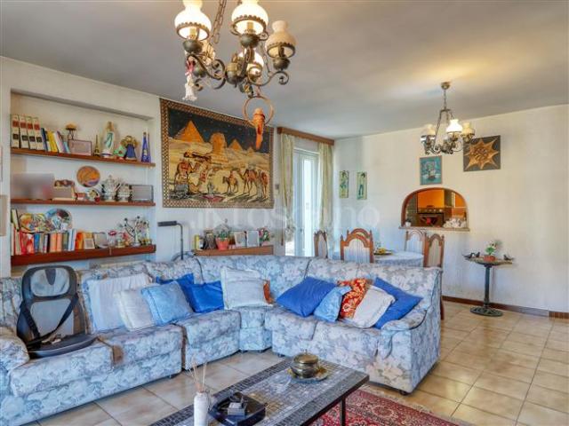 Villa di 650 mq a Marchirolo