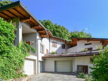 Villa di 660 mq a Centro Erba