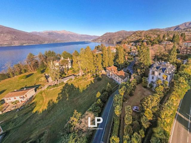 Villa di 703 mq in vendita Via Lugano, 21A, Luino, Varese, Lombardia