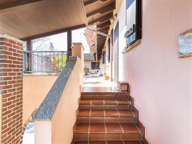 Villa di 737 mq a Centro Robecchetto con Induno