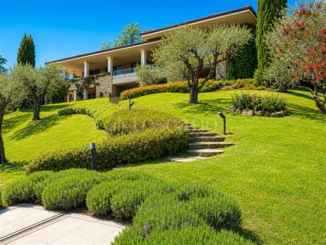 Villa di 750 mq a Centro Padenghe sul Garda