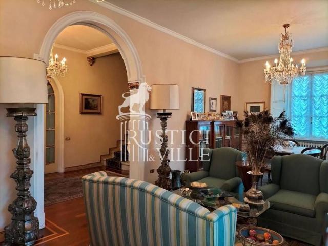 Villa di 847 mq in vendita Viale delle Mura Urbane, Lucca, Toscana