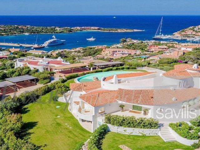 Villa di 900 mq in vendita Arzachena, Italia