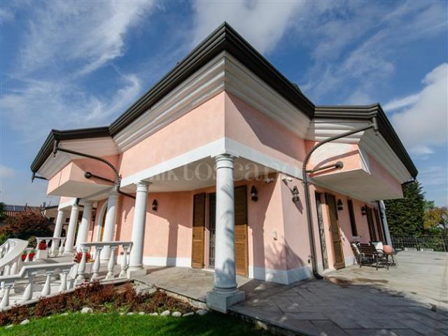 Villa di 1000 mq a Borgarello