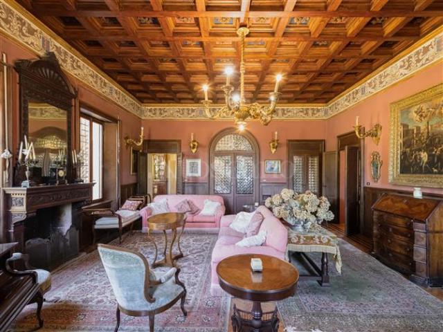 Villa di 1000 mq a Veggia Villalunga Casalgrande