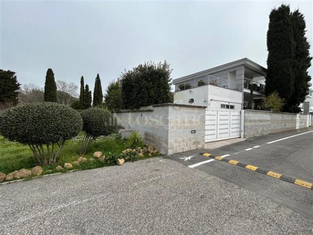 Villa di 120 mq a Axa, Casal Palocco, Infernetto Roma