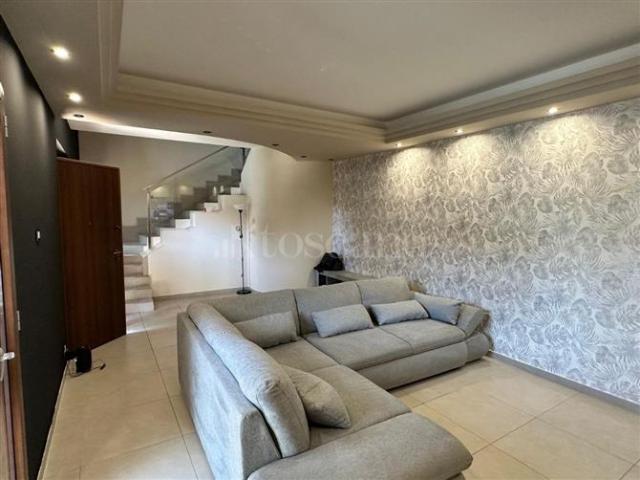Villa Bifamiliare di 130 mq a Centro Aci Sant'Antonio