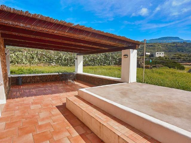 Villa di 144 mq in vendita Via del Cappero 10, Pantelleria, Trapani, Sicilia