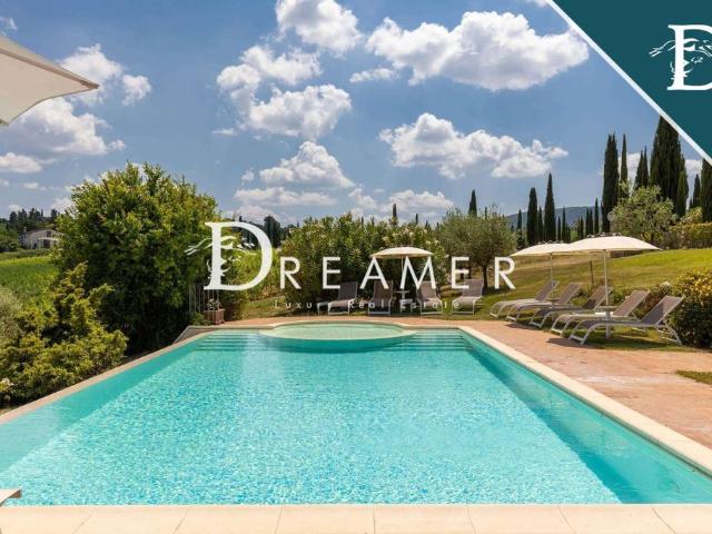 Prestigiosa villa di 1500 mq in vendita, piazza della cisterna, 1, 53036, San Gimignano, Toscana