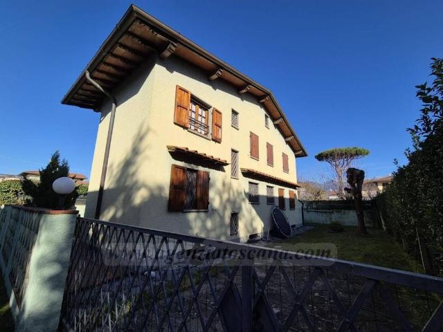 Prestigiosa villa di 150 mq in vendita, Forte dei Marmi, Toscana