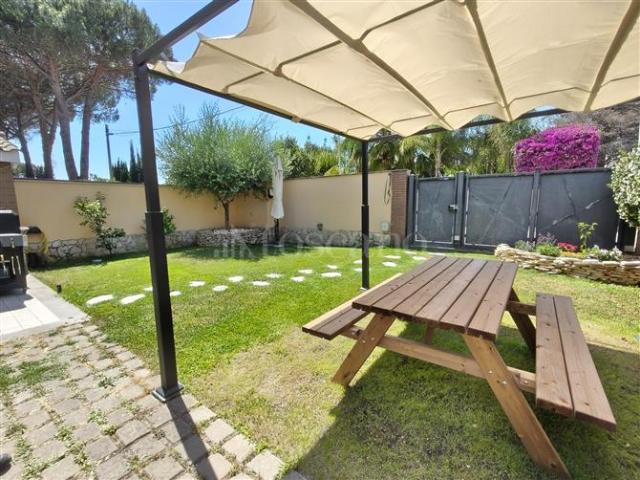 Villa di 160 mq a Axa, Casal Palocco, Infernetto Roma