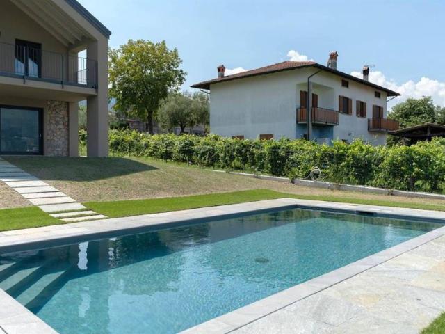 Villa in vendita via Palerma, Colico, Lombardia