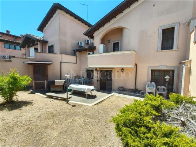Villa di 170 mq a Axa, Casal Palocco, Infernetto Roma