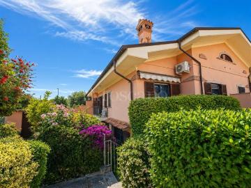 Villa di 180 mq a Axa, Casal Palocco, Infernetto Roma