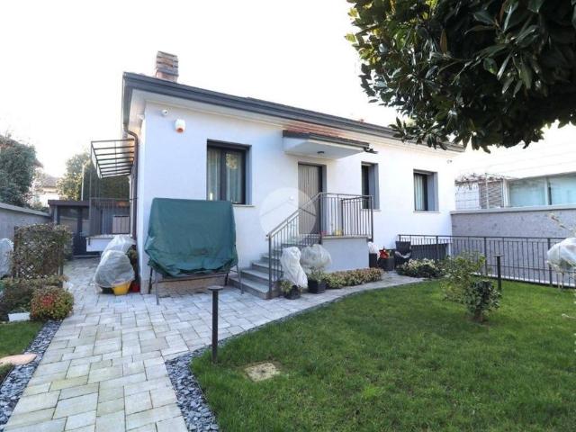 Villa di 182 mq in vendita Via Minotti, 14, Rho, Lombardia