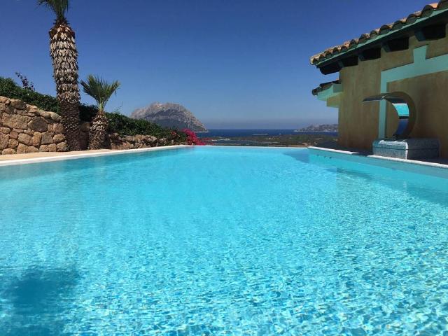 Prestigiosa villa di 185 mq in vendita Loiri Porto San Paolo, Italia