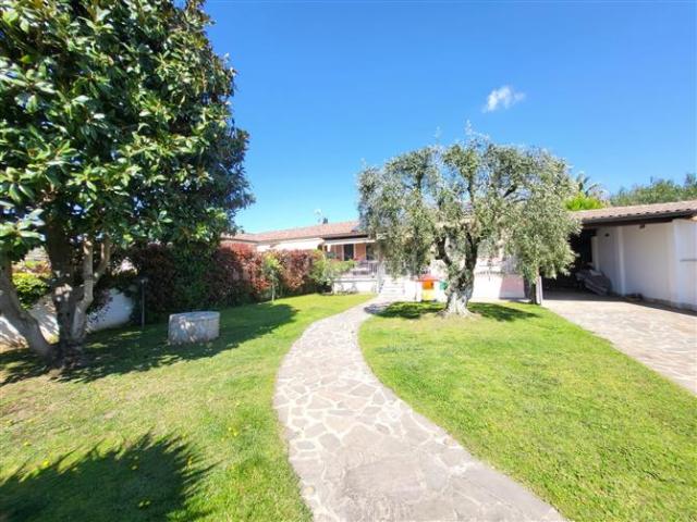Villa di 200 mq a Axa, Casal Palocco, Infernetto Roma
