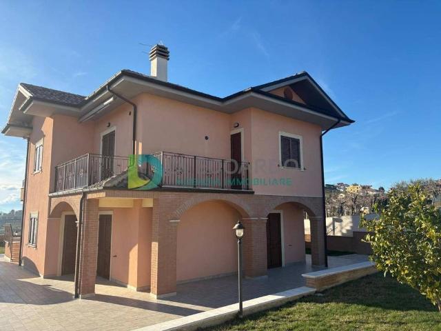 Villa di 201 mq in vendita Contrada Civita, Colonnella, Teramo, Abruzzo
