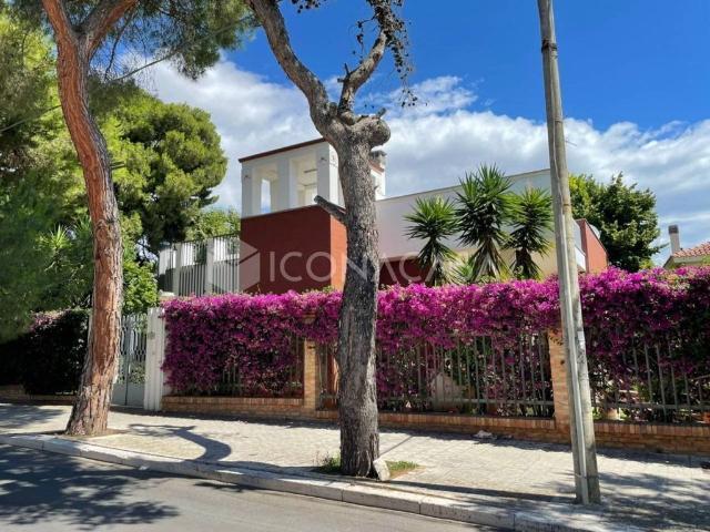 Villa di 214 mq in vendita Viale Foggia, 8, Manfredonia, Puglia