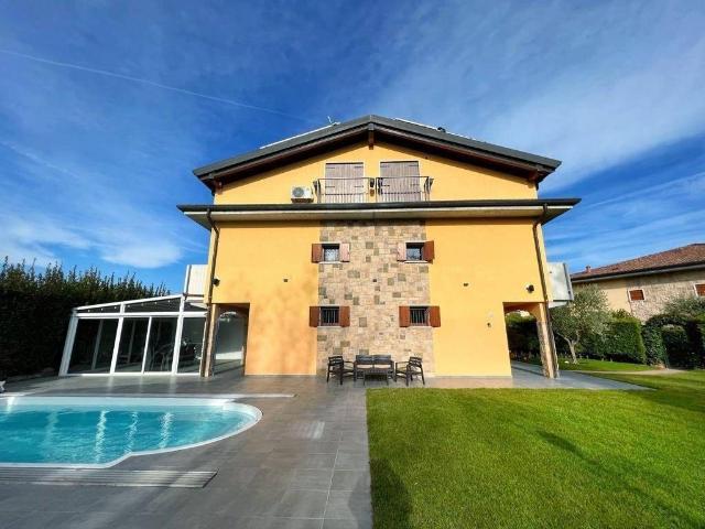 Villa di 250 mq in vendita Via Luigi Gonzaga, 4, Peschiera del Garda, Veneto