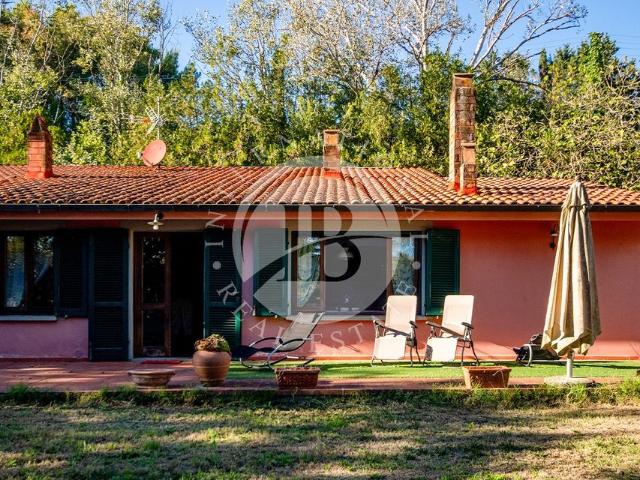 Villa di 250 mq in vendita Castellina Marittima, Italia
