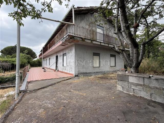 Villa di 260 mq a Centro Pedara