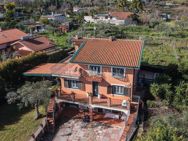 Villa di 270 mq a Centro Zafferana Etnea
