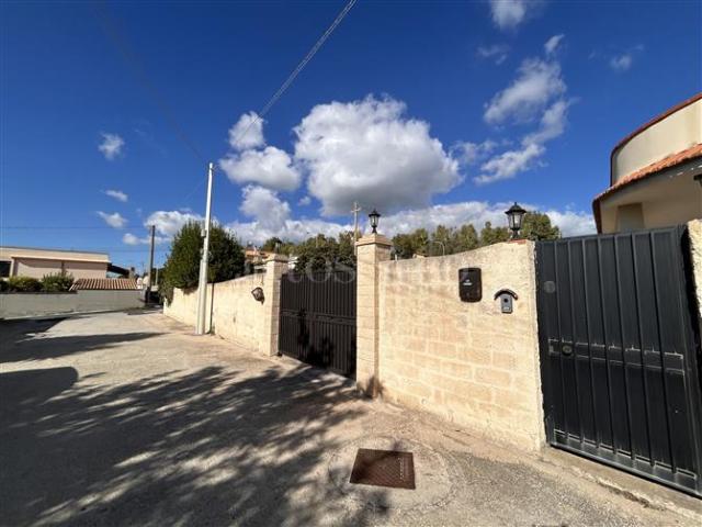 Villa di 290 mq a San Corrado Di Fuori Noto
