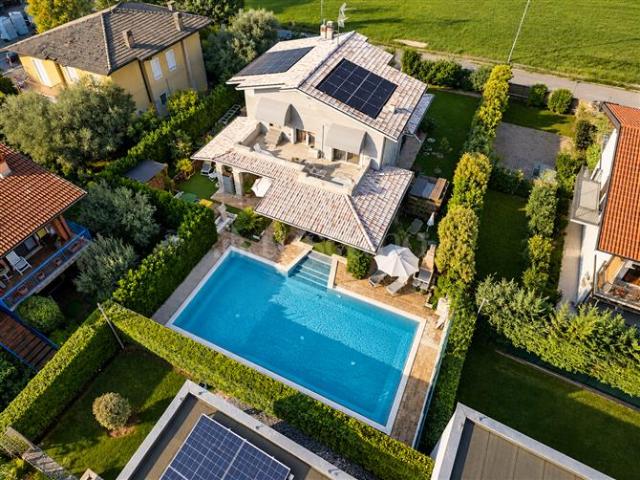 Villa di 300 mq a Chiodi II Sirmione