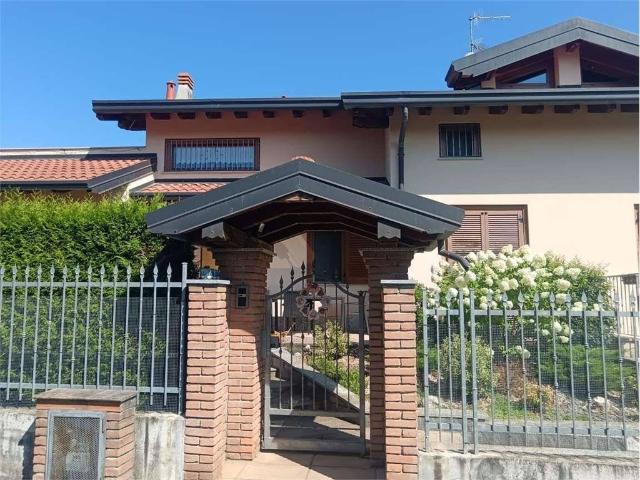 Villa di 300 mq in vendita Via Giuseppe Verdi, 3, Cazzago Brabbia, Varese, Lombardia