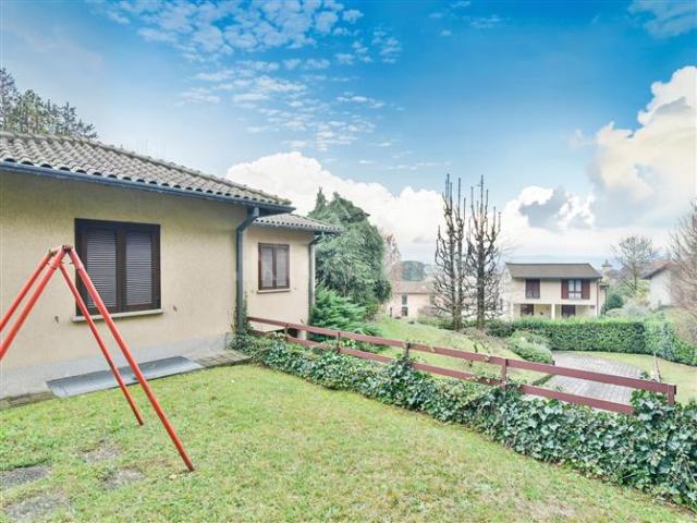 Villa di 325 mq a Albate, Trecallo Como
