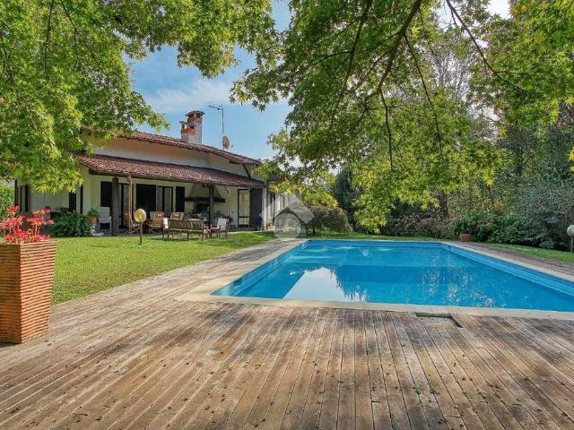 Villa di 334 mq in vendita Via Consorziale del Tee, 1, Luvinate, Lombardia