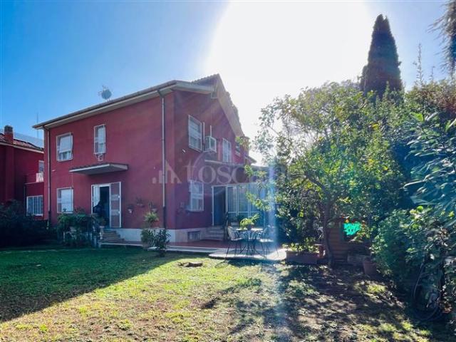 Villa di 337 mq a Mezzocammino, Spinaceto, Tor de' Cenci Roma