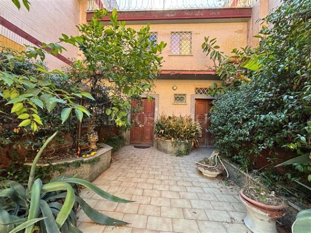 Villa di 360 mq a Cassia, San Godenzo, Grottarossa Roma