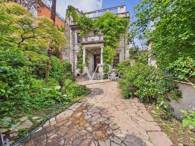 Villa di 399 mq in vendita Piazzale Loreto, 1, Milano, Lombardia