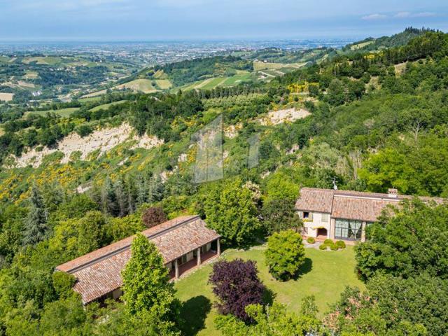 Villa di lusso con 10 camere da letto in Emilia Romagna 610m² Roncofreddo