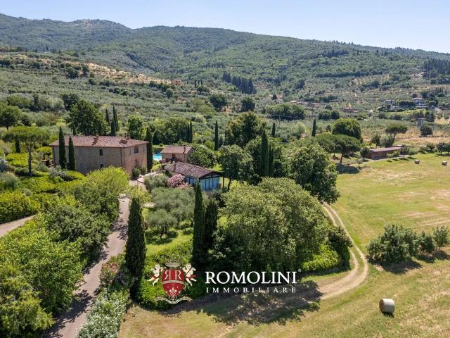 Villa DI Lusso Con Oliveto E Lago Privato In Vendita In Tosc. 1000m² Arezzo