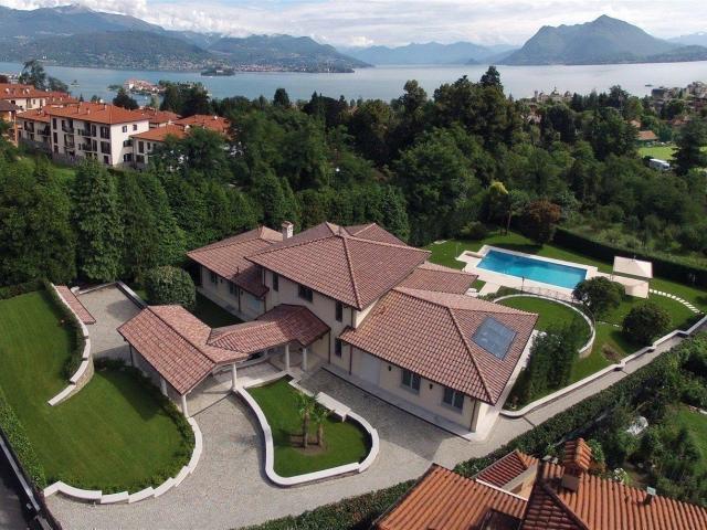 Villa di lusso in vendita a Stresa con vista panoramica sul. 500m² Stresa