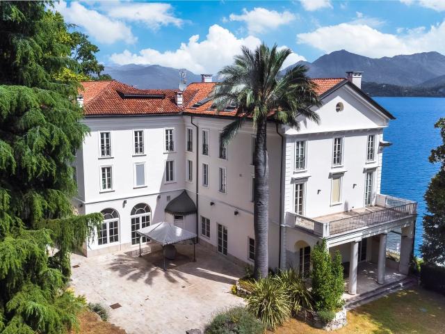 Villa di rappresentanza sulle sponde piemontesi del Lago Mag. 1900m² Belgirate