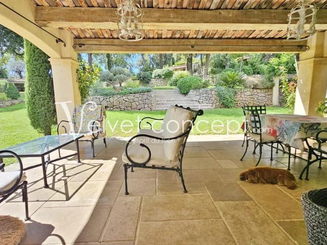 Villa Élégante avec Piscine proche Antibes 288m² Antibes