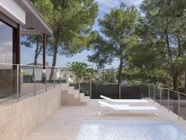 Villa elegante en Oropesa con características modernas