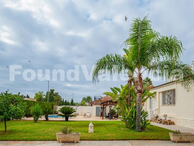Villa en Urbanización Maravisa muy próxima Eliana