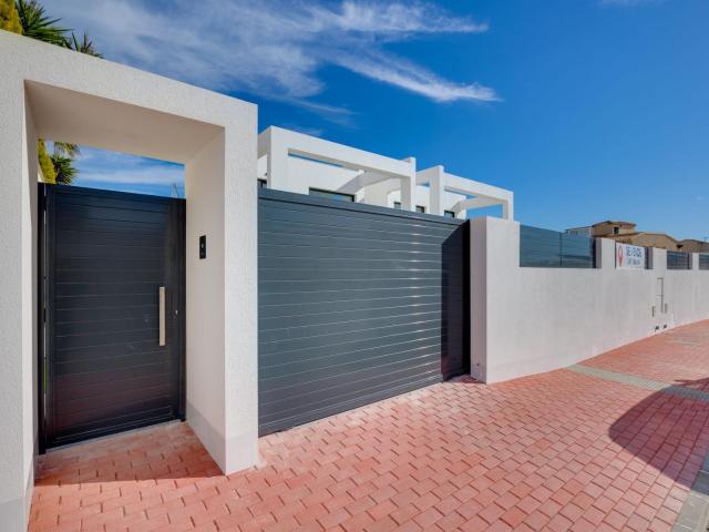 Villa en venta a estrenar en Torrevieja Alicante