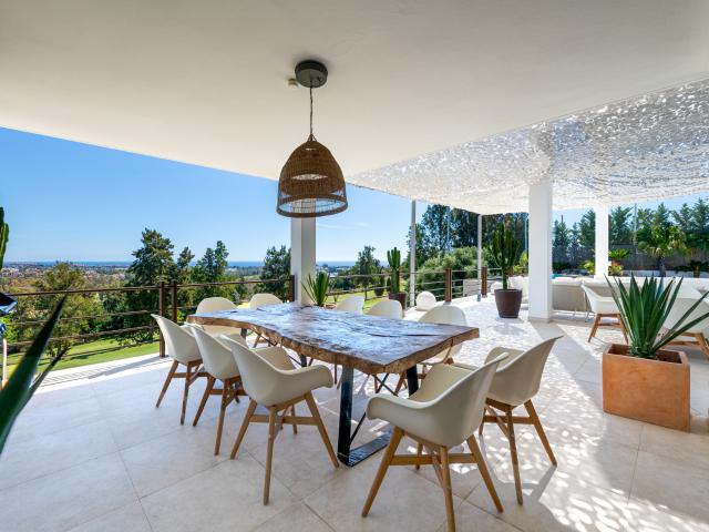 Villa en venta. Benahavis