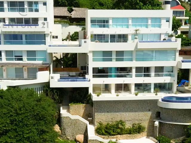 Villa en Venta con vista al mar y acceso directo a playa en Real Diamante