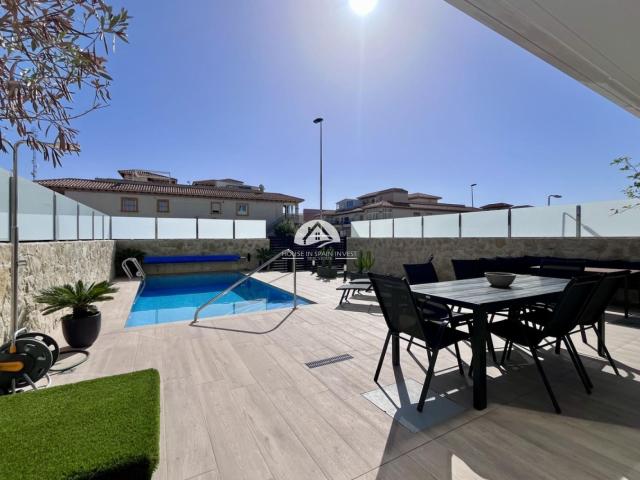 Villa en venta en Torrevieja Alicante