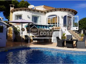 Villa en venta en urbanización Ortenbach