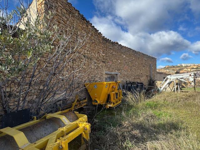 Villa en venta en Valjunquera Teruel