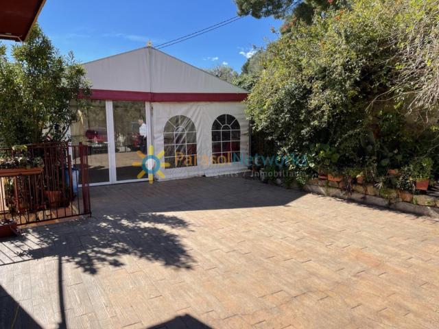 Villa en venta en Ador Valencia